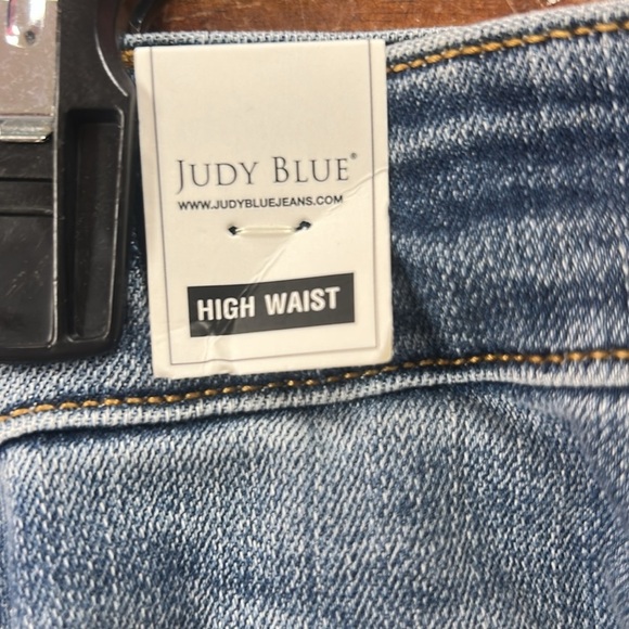 Medium Wash Classic Flare Jeans - Judy Blue - Picture 4 of 6